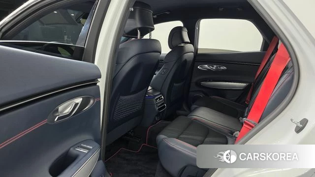 Genesis GV70 2022 Белый из Кореи, фото 2