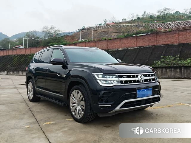 Volkswagen Tourang 2023 Черный из Китая, фото 2