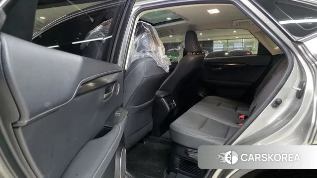 Lexus NX300h 2021 Серый из Кореи, фото 2