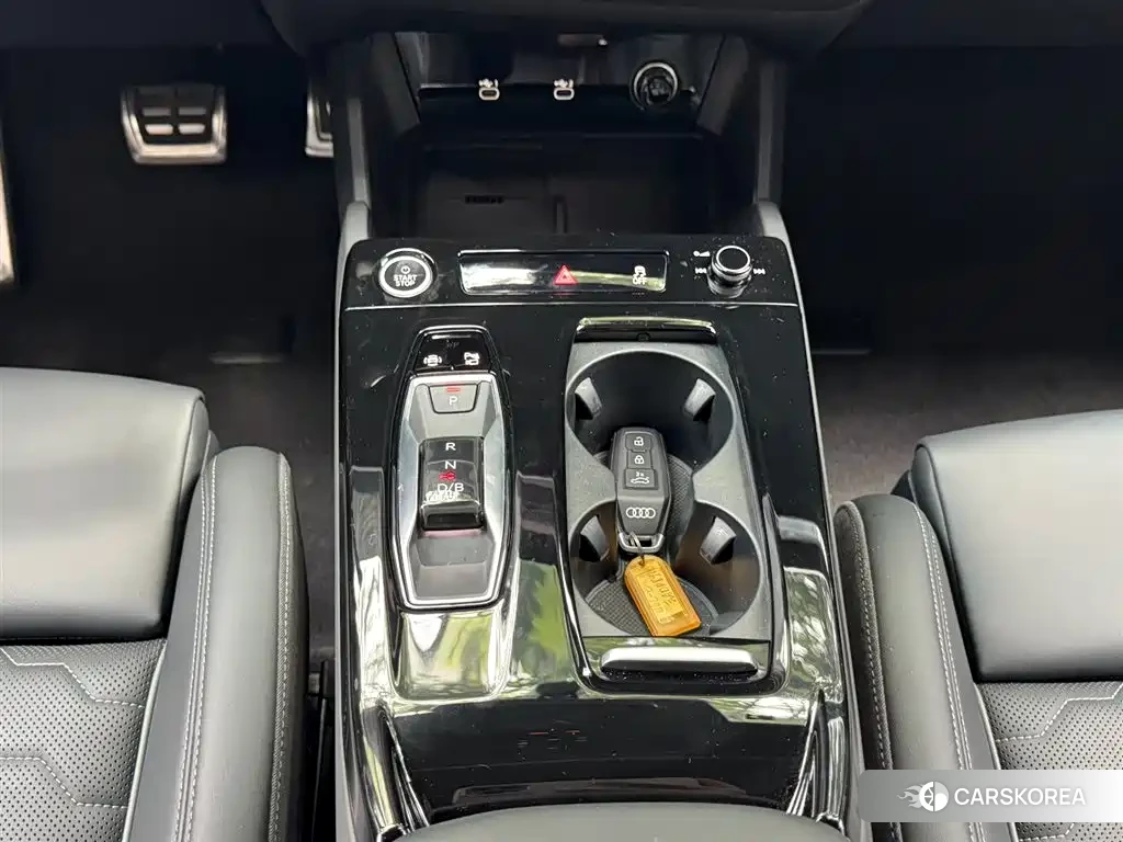 Audi Q6L e-tron 2025 Белый из Китая, фото 2