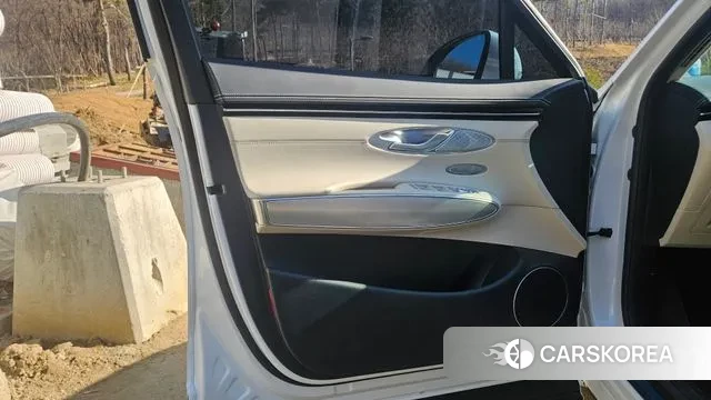 Genesis GV70 2023 Белый из Кореи, фото 2