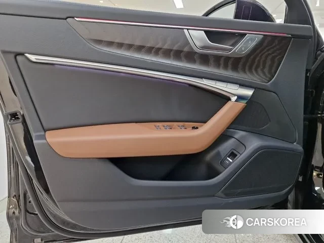 Audi A6 (C8) 2023 Черный из Кореи, фото 2