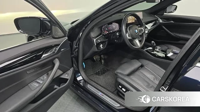 BMW 5 Series (G30) 2021 Черный из Кореи, фото 2