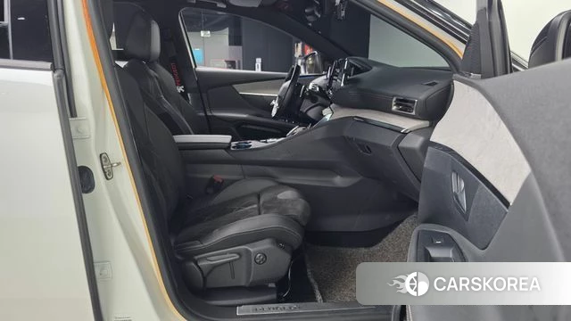 Peugeot 3008 second generation 2021 Белый двухцветный из Кореи, фото 2