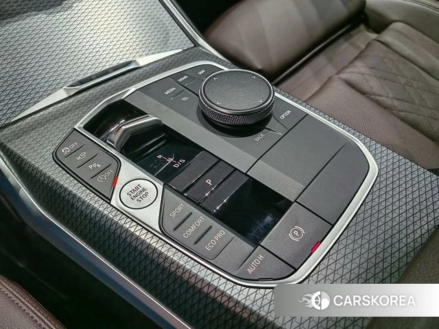 BMW 3 series 2023 Черный из Китая, фото 2