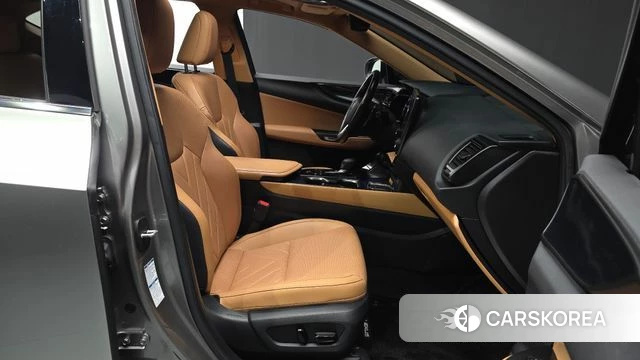 Lexus NX450h + 2nd generation 2023 Серебристо-серый из Кореи, фото 2