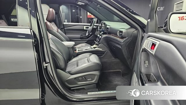 Ford Explorer 6th Generation 2022 Черный из Кореи, фото 2