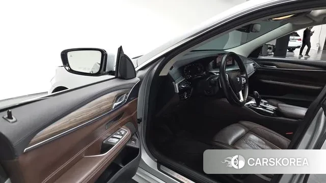 BMW 6 Series GT (G32) 2019 Серебристо-серый из Кореи, фото 2