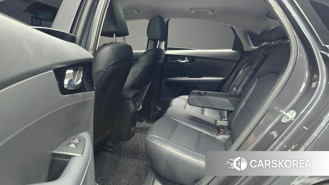 Kia The New K3 2nd generation 2022 Серый из Кореи, фото 2