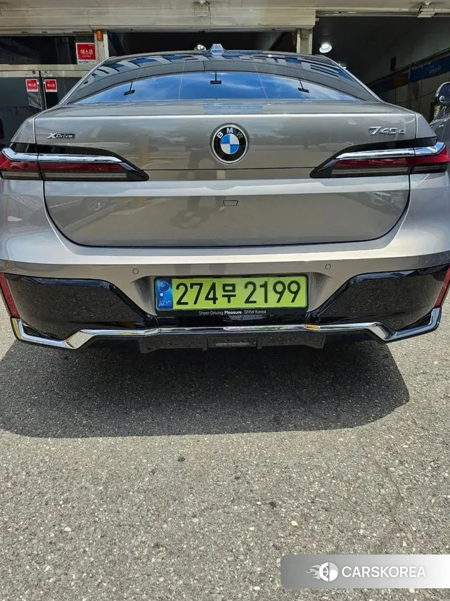 BMW 7 Series (G70) 2025 Серебристо-серый из Кореи, фото 2