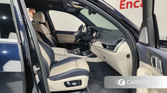 BMW X7 (G07) 2021 Черный из Кореи, фото 2