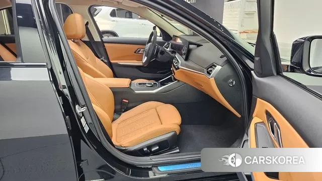 BMW 3 Series (G20) 2023 Черный из Кореи, фото 2