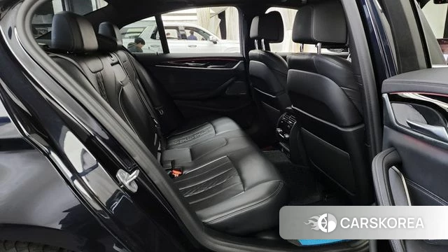 BMW 5 Series (G30) 2021 Черный из Кореи, фото 2