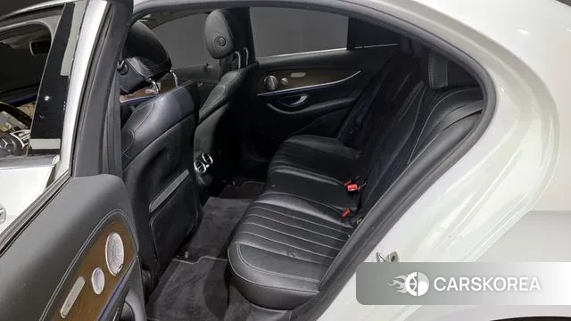 Mercedes-Benz E-Class W213 2020 Белый из Кореи, фото 2