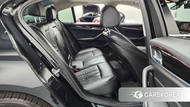 BMW 5 Series (G30) 2019 Черный из Кореи, фото 2