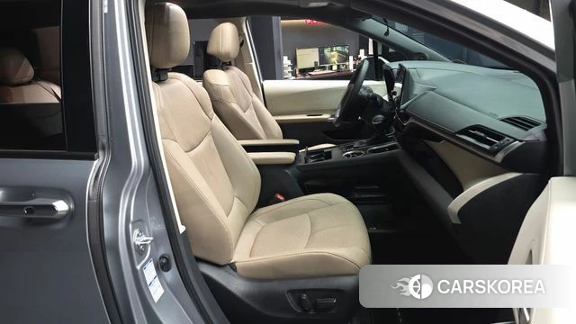 Toyota Sienna 4th Generation 2021 Серебряный из Кореи, фото 2