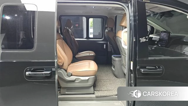 Hyundai Staria 2021 Черный из Кореи, фото 2