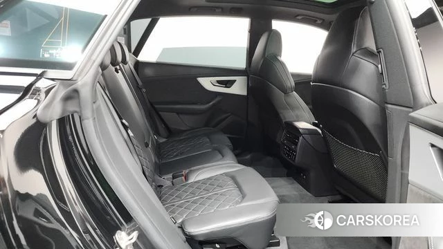 Audi Q8 (4M) 2022 Черный из Кореи, фото 2