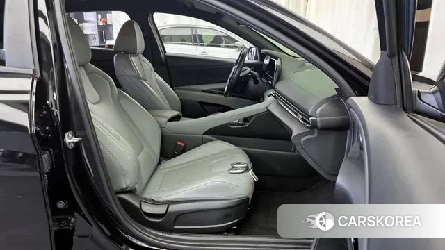 Hyundai The New Avante (CN7) 2023 Черный из Кореи, фото 2