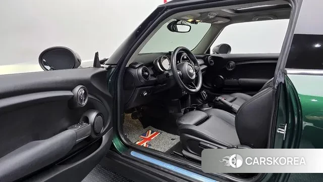 Mini Cooper D 2018 Темно-зеленый из Кореи, фото 2