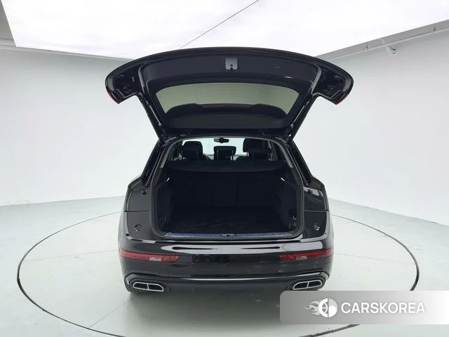 Audi Q5L 2022 Черный из Китая, фото 2