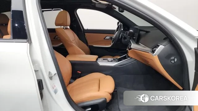 BMW 3 Series (G20) 2023 Белый из Кореи, фото 2