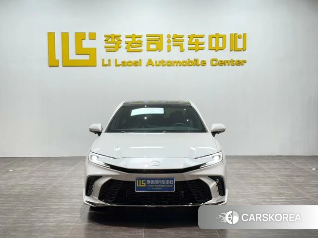 Toyota Camry 2025 Белый из Китая, фото 2
