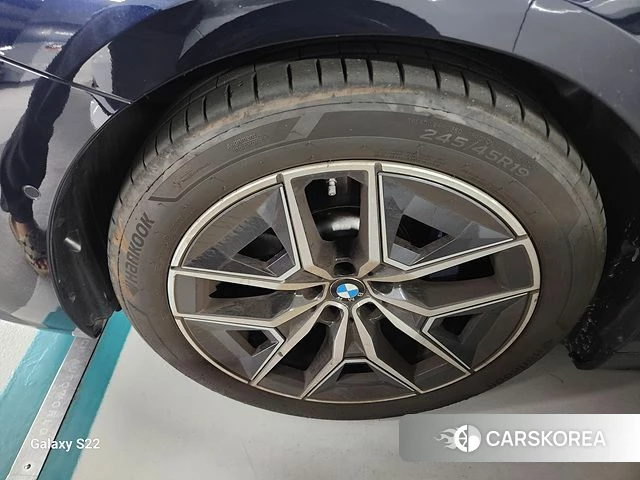 BMW 5 Series (G60) 2025 Черный из Кореи, фото 2