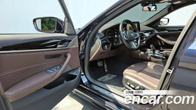 BMW 5 Series (G30) 2022 Черный из Кореи, фото 2