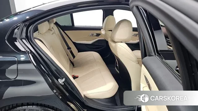 BMW 3 Series (G20) 2023 Черный из Кореи, фото 2