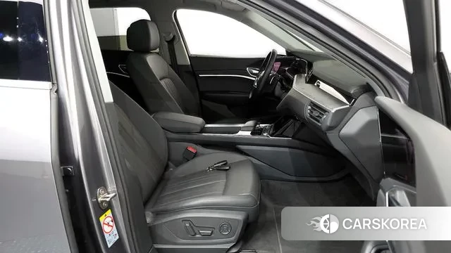 Audi e-Tron 2021 Серый из Кореи, фото 2