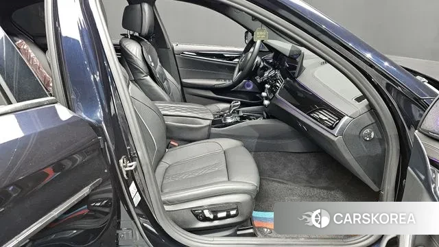 BMW 5 Series (G30) 2021 Черный из Кореи, фото 2