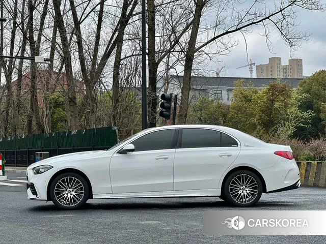 Mercedes-Benz Class C 2025 Белый из Китая, фото 2