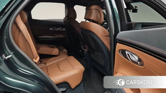Genesis GV70 2021 Темно-зеленый из Кореи, фото 2