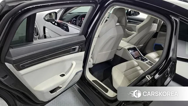 Porsche Panamera (971) 2022 Черный из Кореи, фото 2