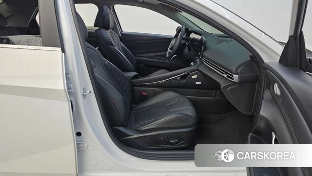 Hyundai Avante Hybrid (CN7) 2023 Белый из Кореи, фото 2