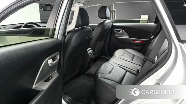 Kia Niro Plus 2022 Серебряный из Кореи, фото 2