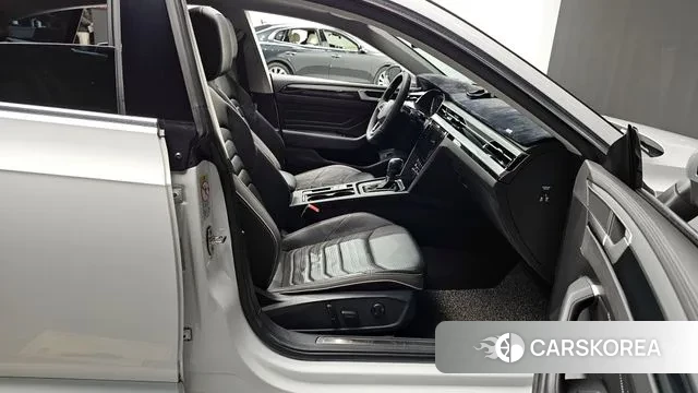 Volkswagen Arteon 2022 Белый из Кореи, фото 2