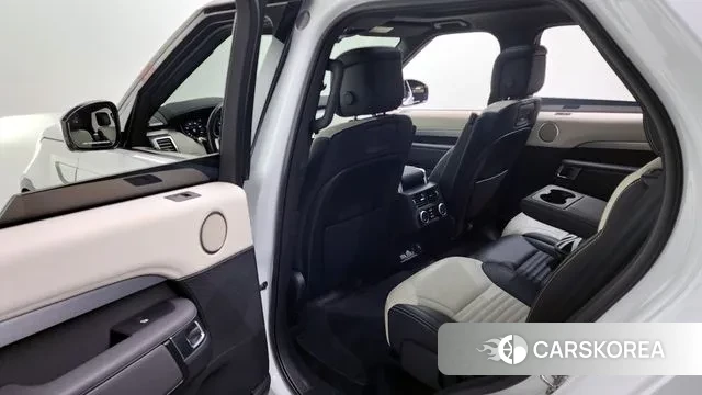 Land Rover Discovery 5 2022 Белый из Кореи, фото 2