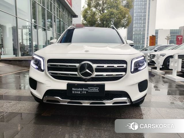 Mercedes-Benz GLB 2023 Белый из Китая, фото 2
