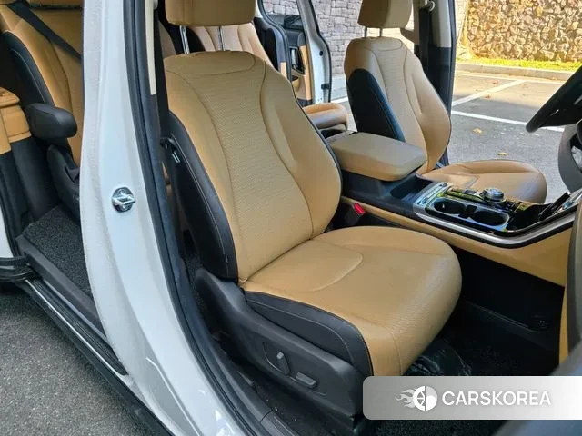 Kia Carnival 4th generation 2023 Белый из Кореи, фото 2