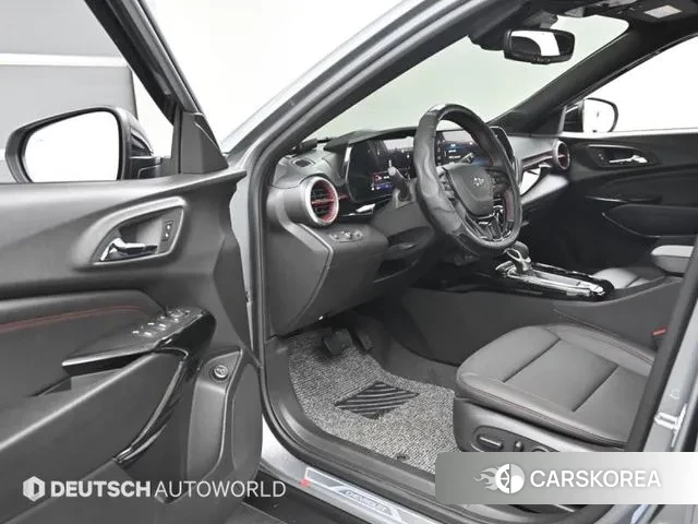 Chevrolet (GM Daewoo) Trax Crossover 2023 Серебристо-серый из Кореи, фото 2
