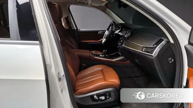 BMW X7 (G07) 2021 Белый из Кореи, фото 2