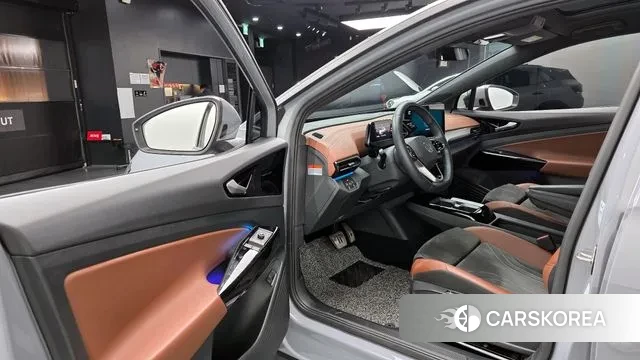 Volkswagen ID.4 2023 Серебристо-серый из Кореи, фото 2