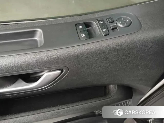 Hyundai Staria 2022 Белый из Кореи, фото 2