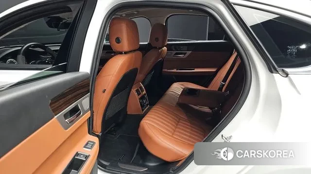 Jaguar XF (X260) 2019 Белый из Кореи, фото 2