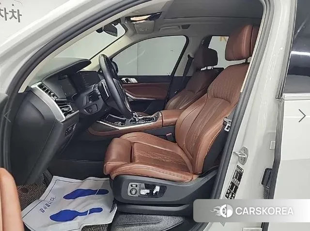 BMW X7 (G07) 2022 Белый из Кореи, фото 2