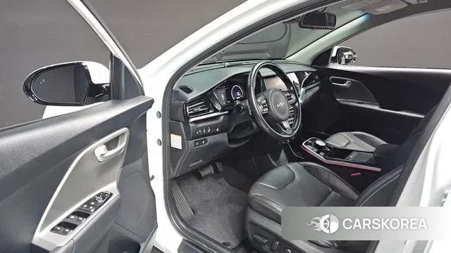 Kia Niro Plus 2022 Белый из Кореи, фото 2