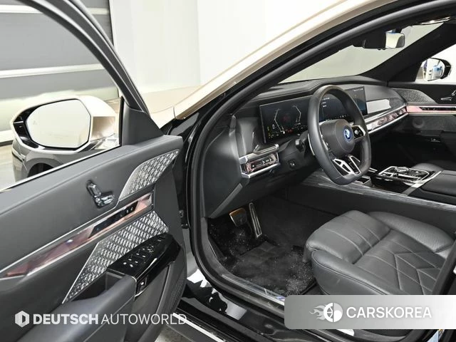 BMW 7 Series (G70) 2025 Черный из Кореи, фото 2