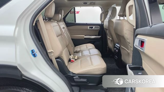 Ford Explorer 6th Generation 2022 Белый из Кореи, фото 2